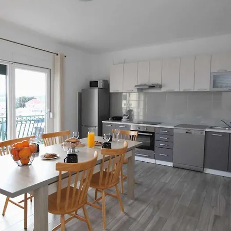 Apartmani Ivana Trogir Exterior photo