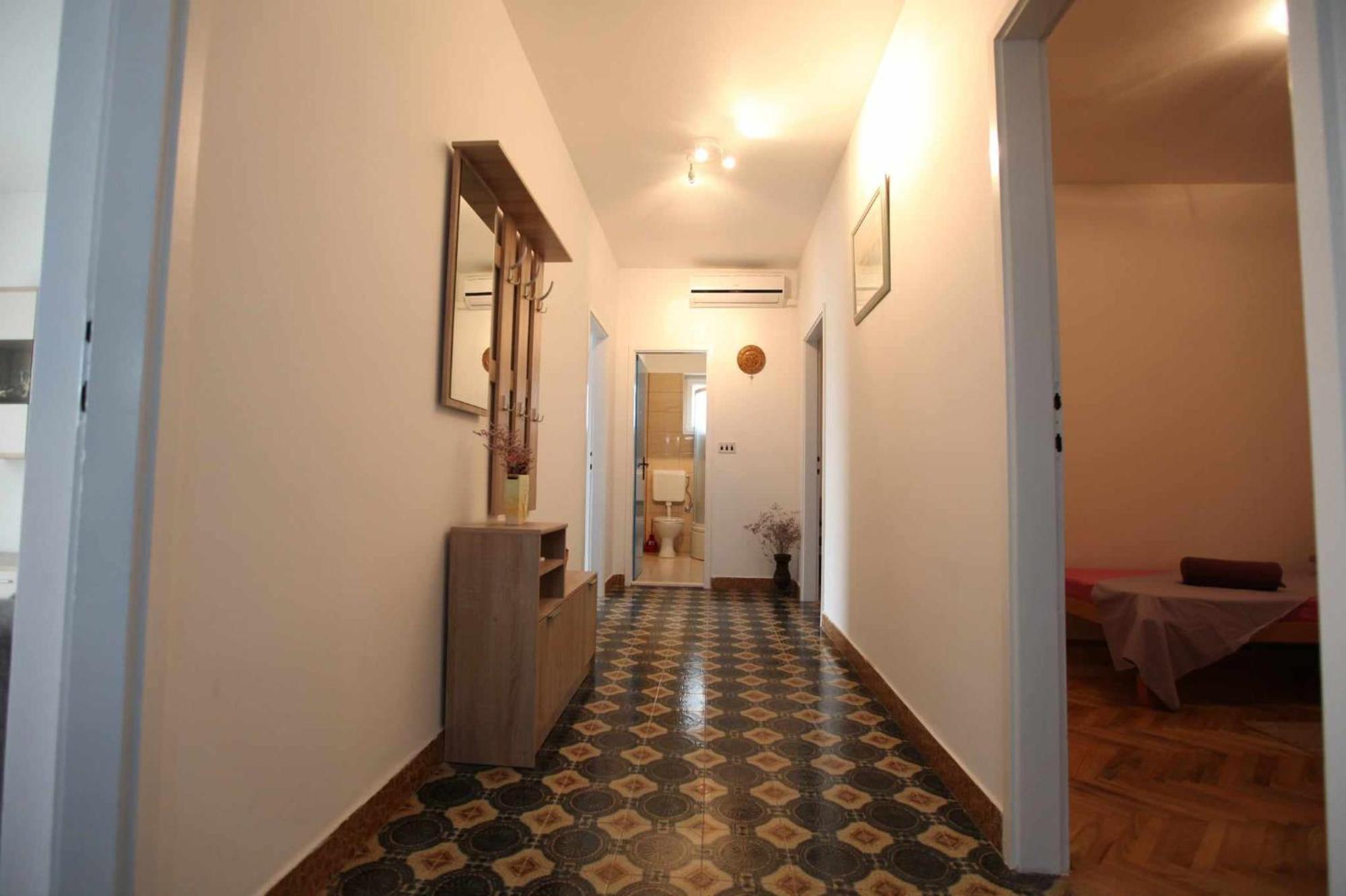 Apartment Ivana *